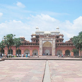 akbar tomb